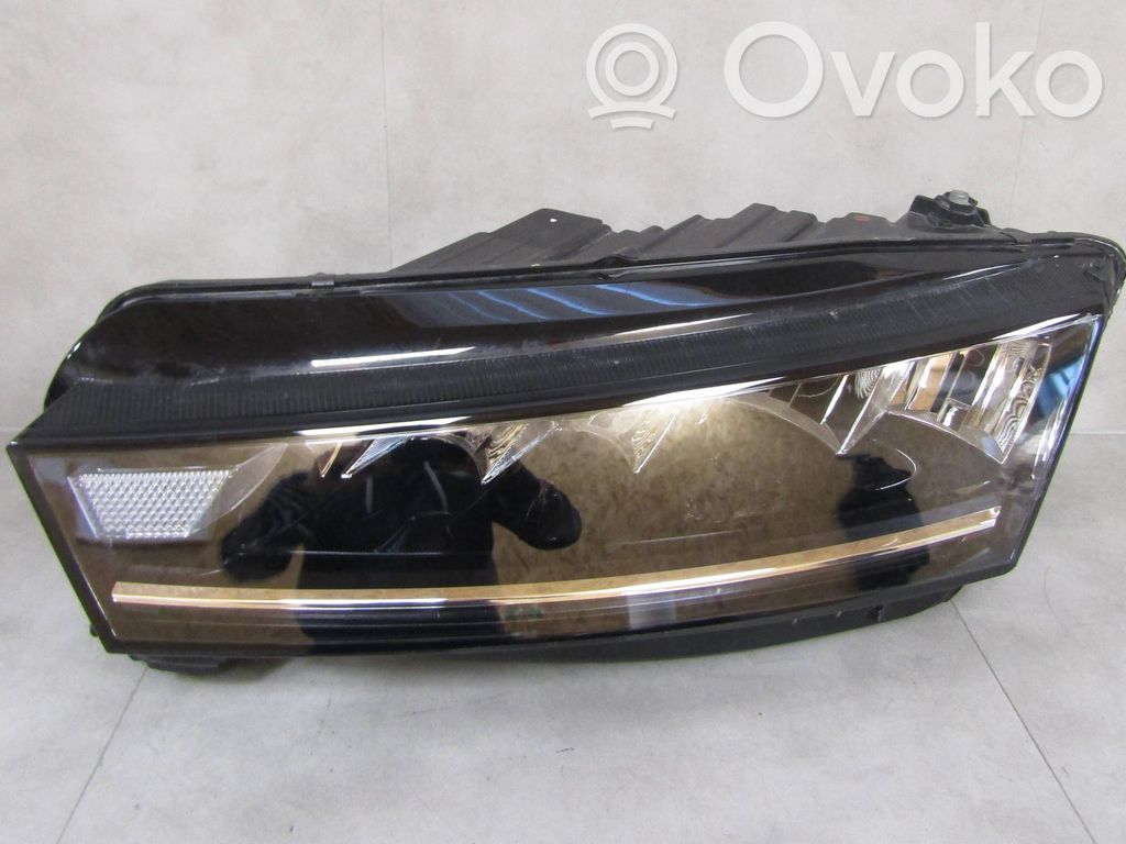 Skoda Octavia Mk4 Lampa przednia 