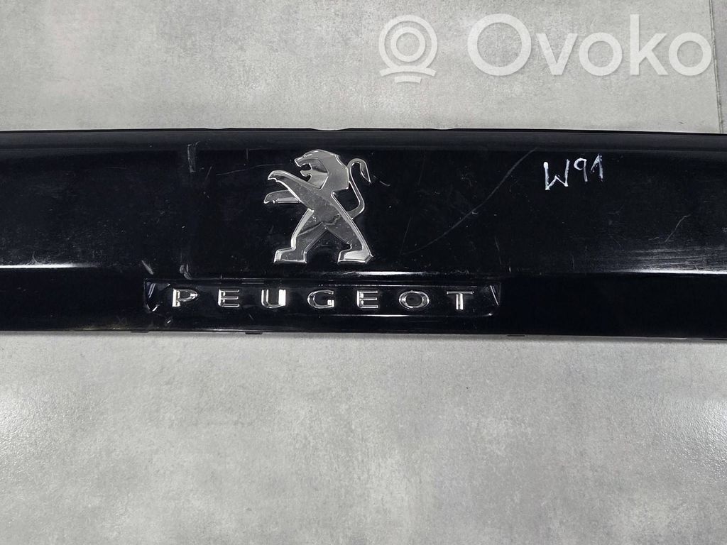 Peugeot 508 II Poszycie klapy tylnej bagażnika i inne elementy 