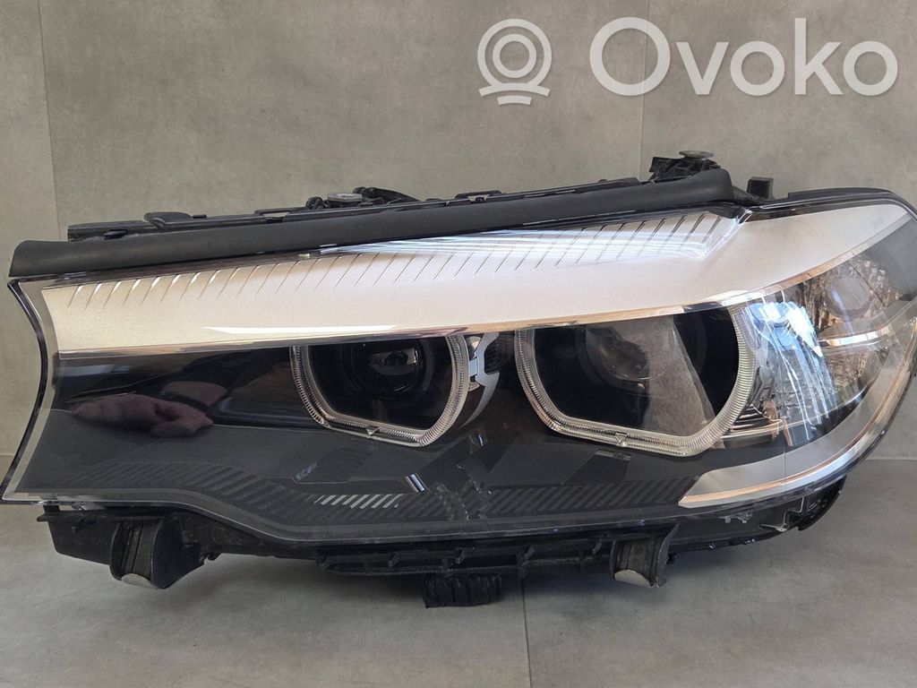 BMW 5 G30 G31 G38 Lampa przednia 