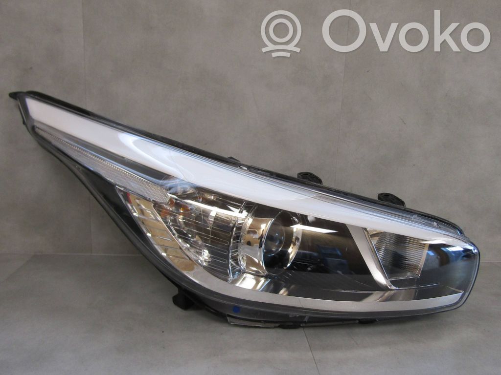 KIA Ceed Headlight/headlamp 