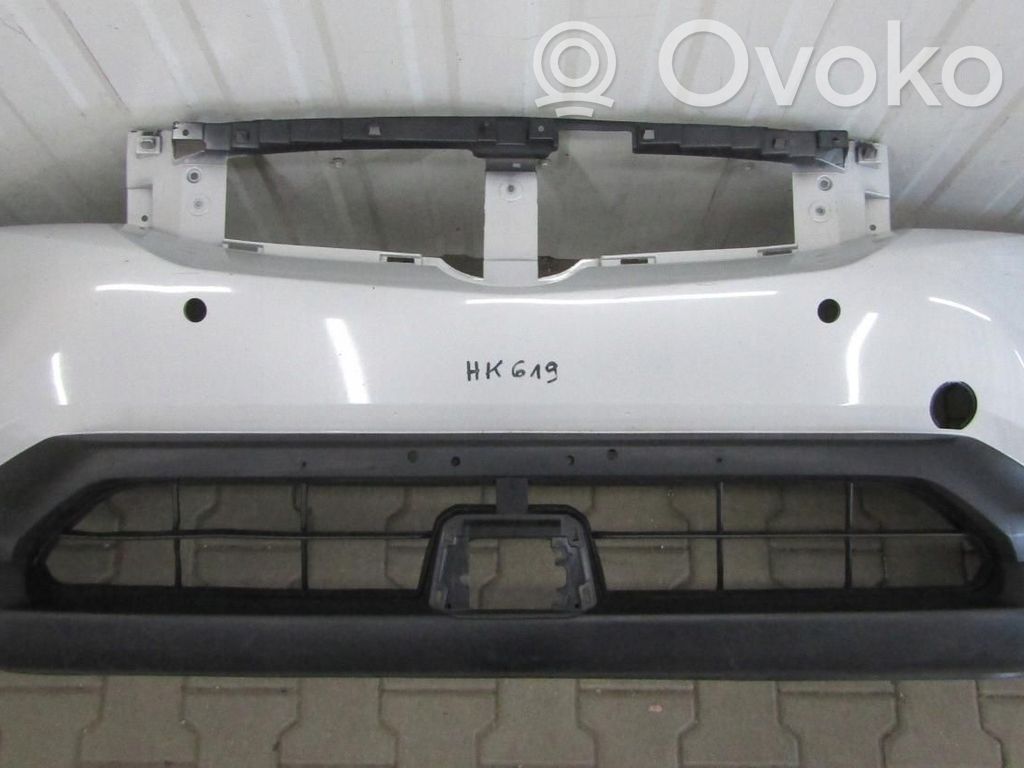 Front bumper   DN4E50031