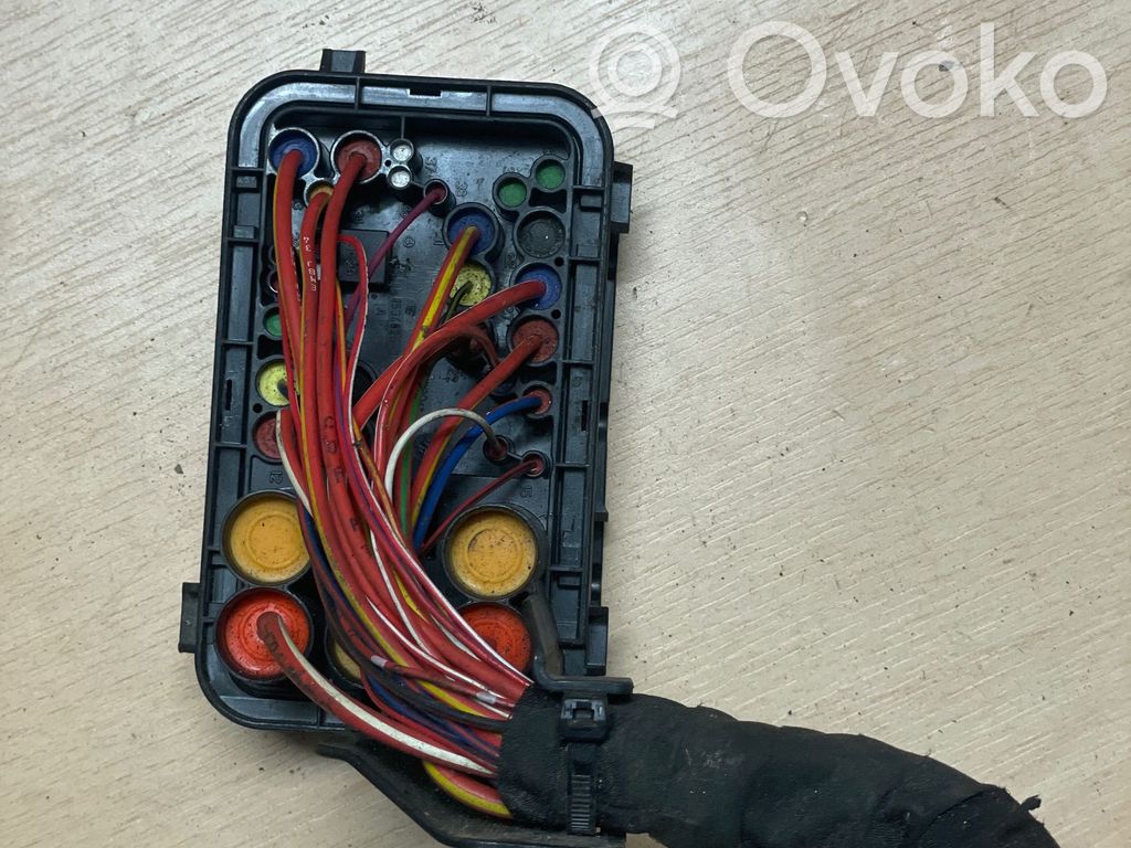 Volkswagen PASSAT B6 Módulo de fusible 