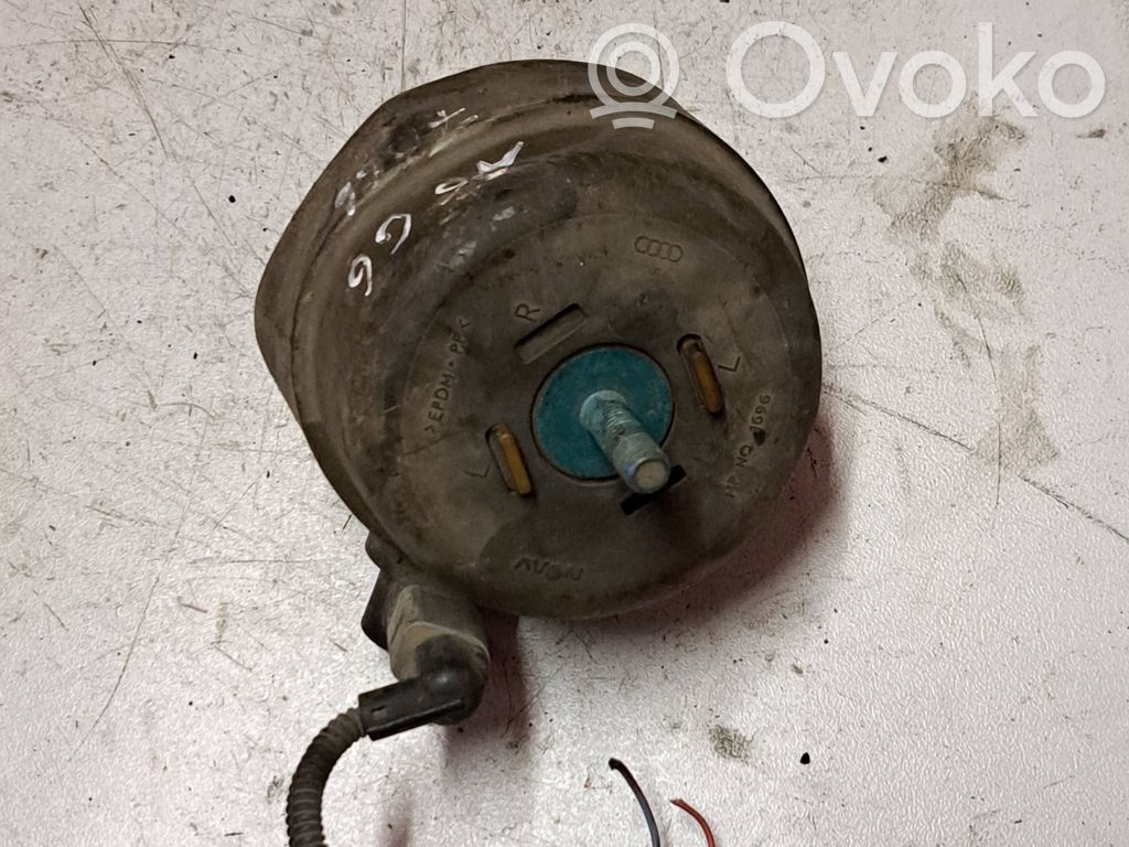 Engine mount bracket   MP4695