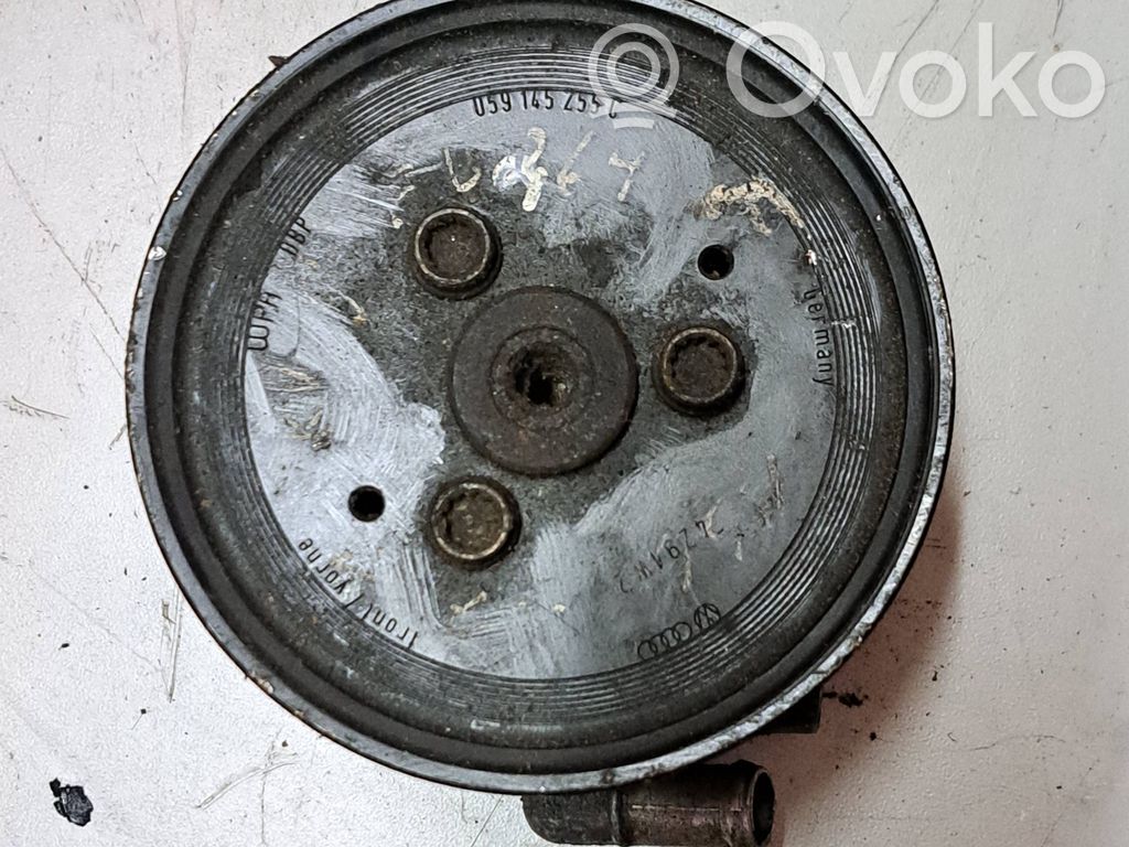 Audi A6 S6 C6 4F Vairo stiprintuvo siurblio skriemulys 