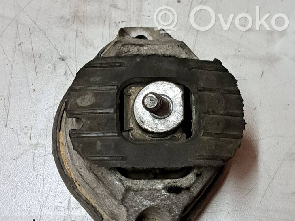 BMW 5 E60 E61 Engine mount bracket 