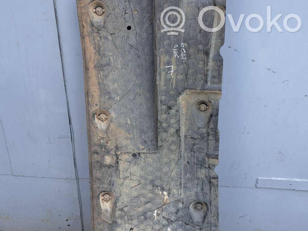 Volkswagen Golf VI Engine splash shield/under tray 