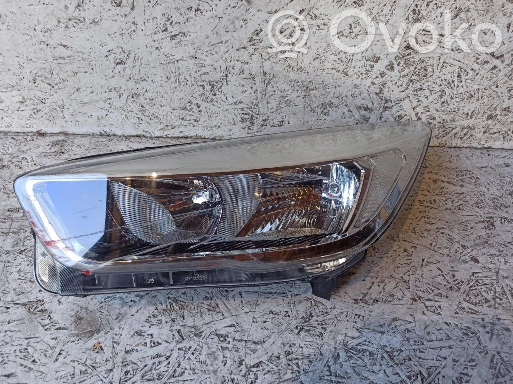 Ford Kuga II Priekinis žibintas 