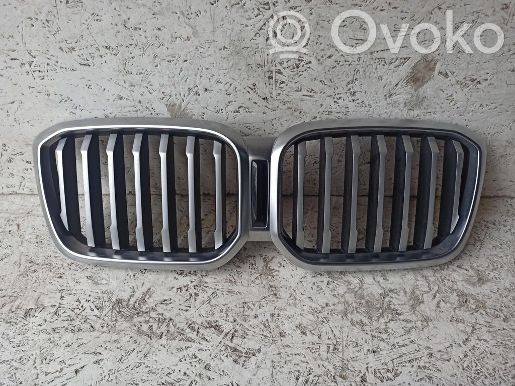 BMW X3 G01 Etupuskurin ylempi jäähdytinsäleikkö 