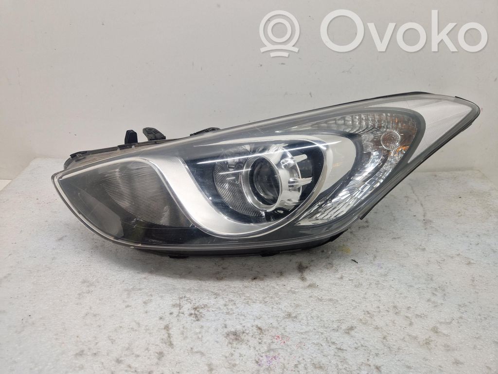 Hyundai i30 Priekšējais lukturis 