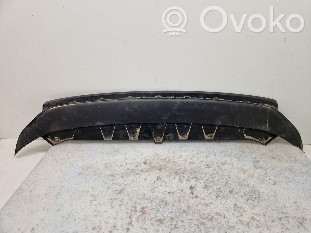 Volkswagen PASSAT B7 Apakšējā bampera daļa (lūpa) 
