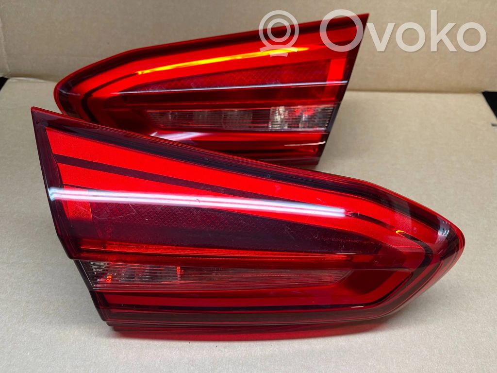Ford Focus Aizmugurējais lukturis pārsegā 