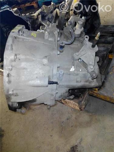 Nissan Primera Cutie viteze manuală cu 5 trepte 