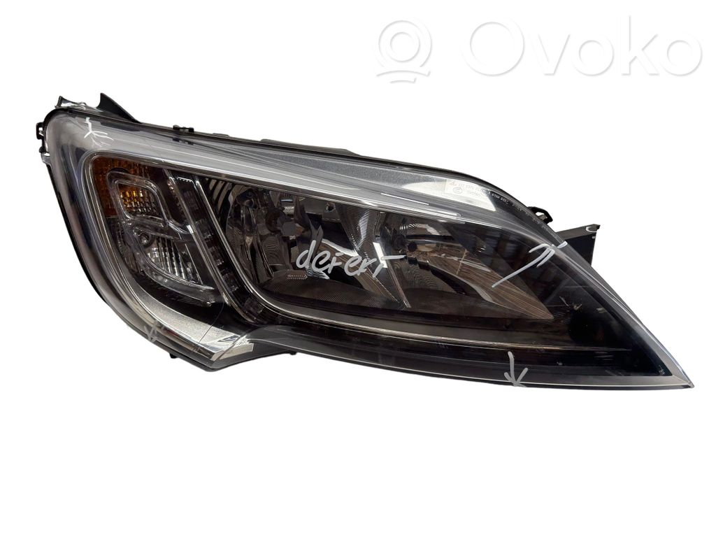 Lampa przednia   1394422080,237237S,1307329528,130732952800,1374293080,1392600080,1612041080,1626194680,1634736180