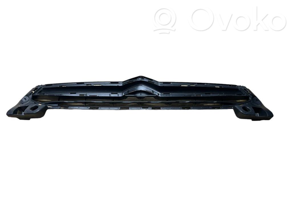 Front grill   9676957880