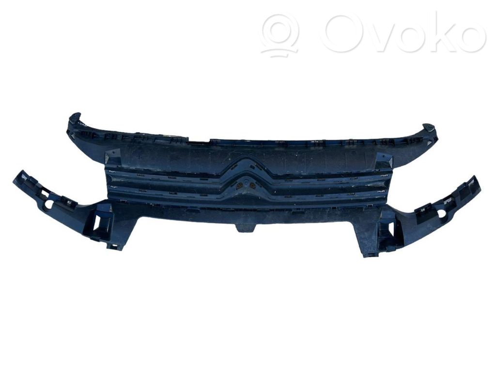 Citroen Berlingo Front bumper upper radiator grill 