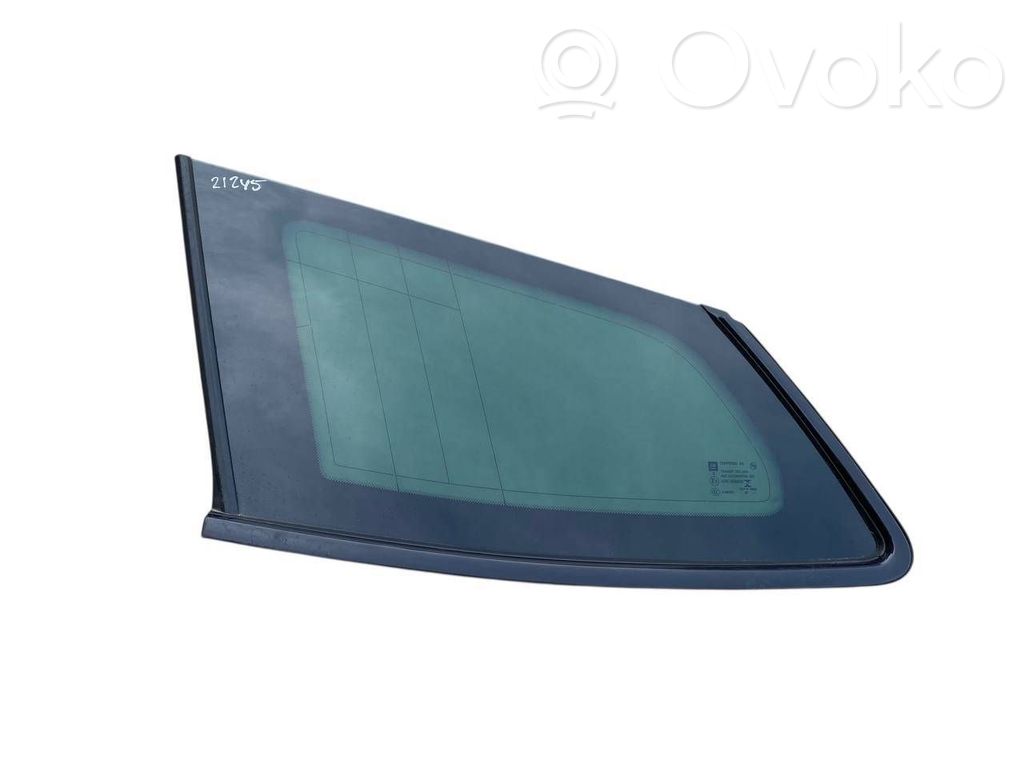 Opel Insignia B Rear side window 