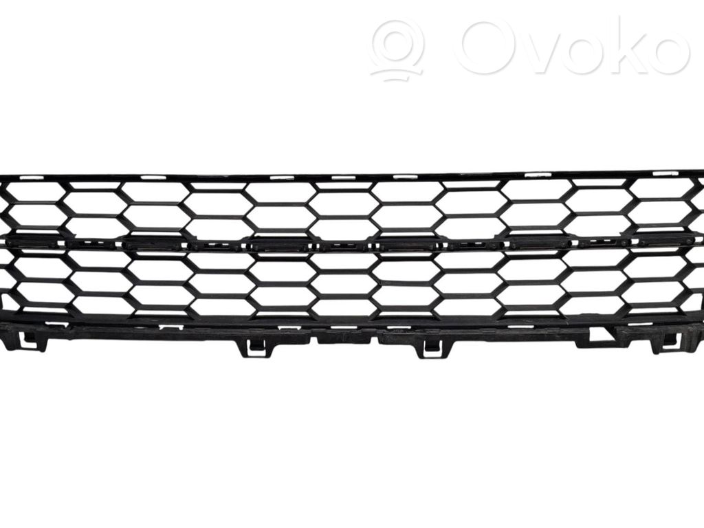 Skoda Superb B8 (3V) Front bumper lower grill 