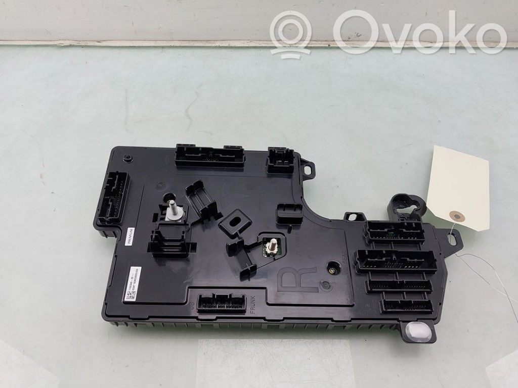 Tesla Model 3 Kiti valdymo blokai/ moduliai 