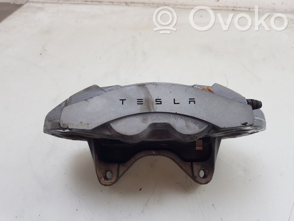 Tesla Model 3 Передний суппорт 
