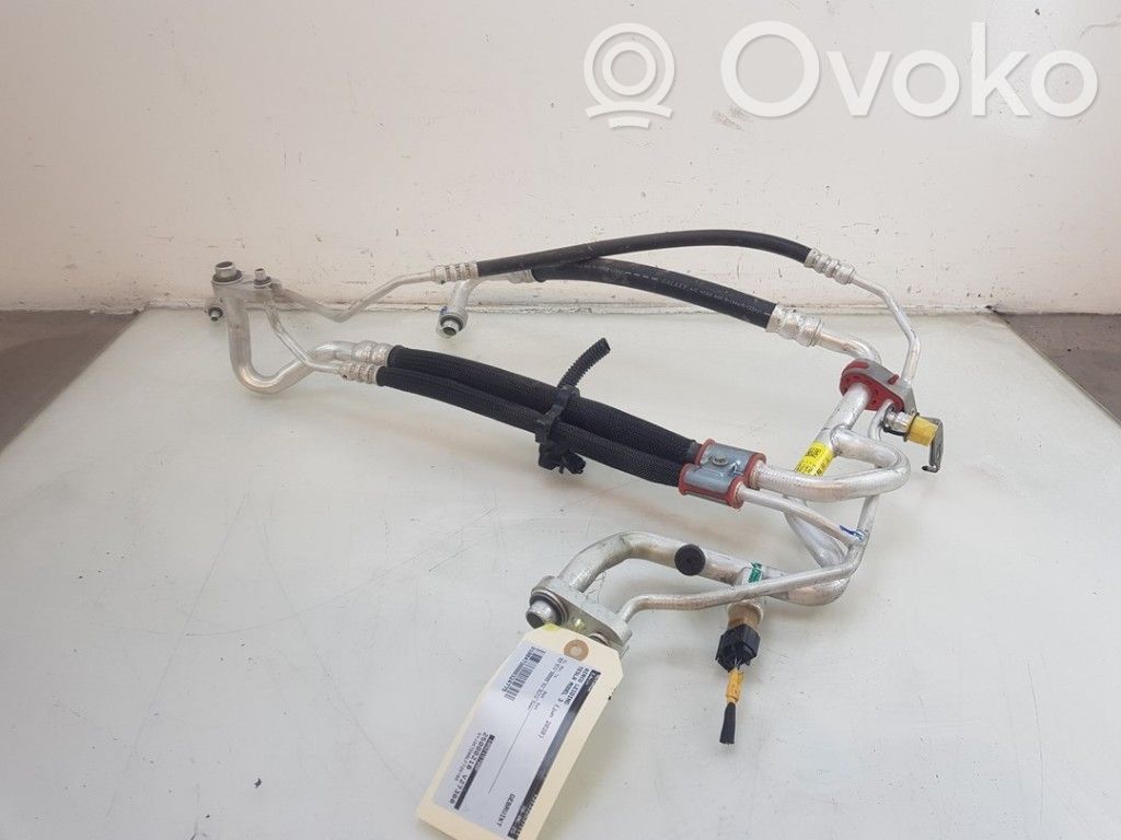 Tesla Model 3 Ilmastointilaitteen putki (A/C) 