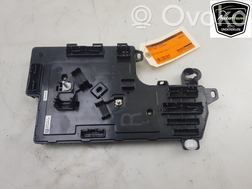 Tesla Model 3 Other control units/modules 