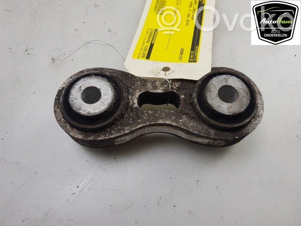 Tesla Model S Querlenker hinten 