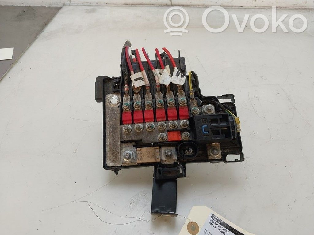 Tesla Model S Juego de caja de fusibles 