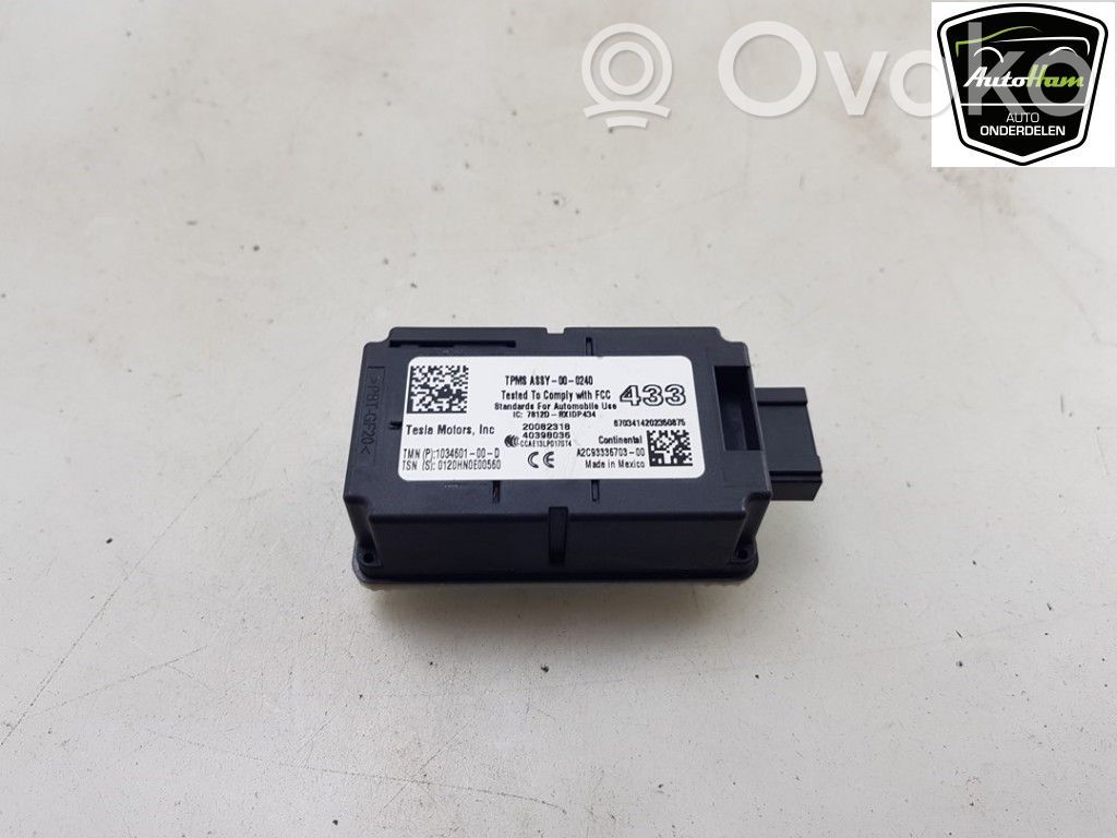 Tesla Model S Tire pressure control unit 