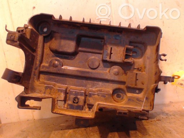Opel Corsa D Akumuliatoriaus dėžė 