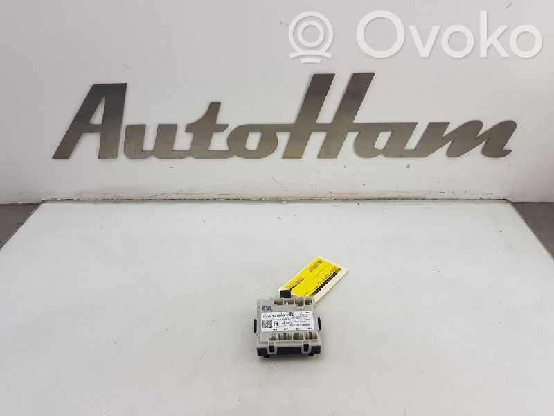 Unité de commande / module de verrouillage centralisé porte   A1779001704,A1779005505,A1779001203,A1779001704,A1779005505