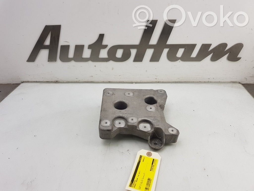 Engine mount bracket   648664EF0A,648664EF0A