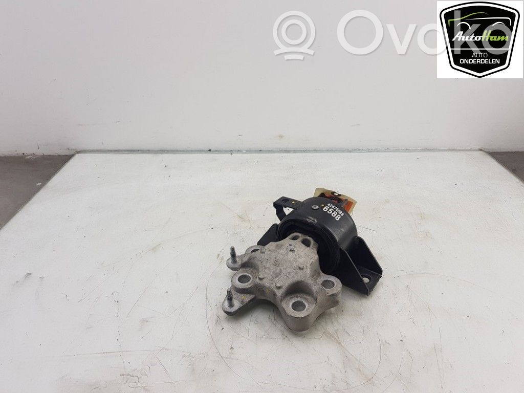 Opel Mokka X Engine mount bracket 