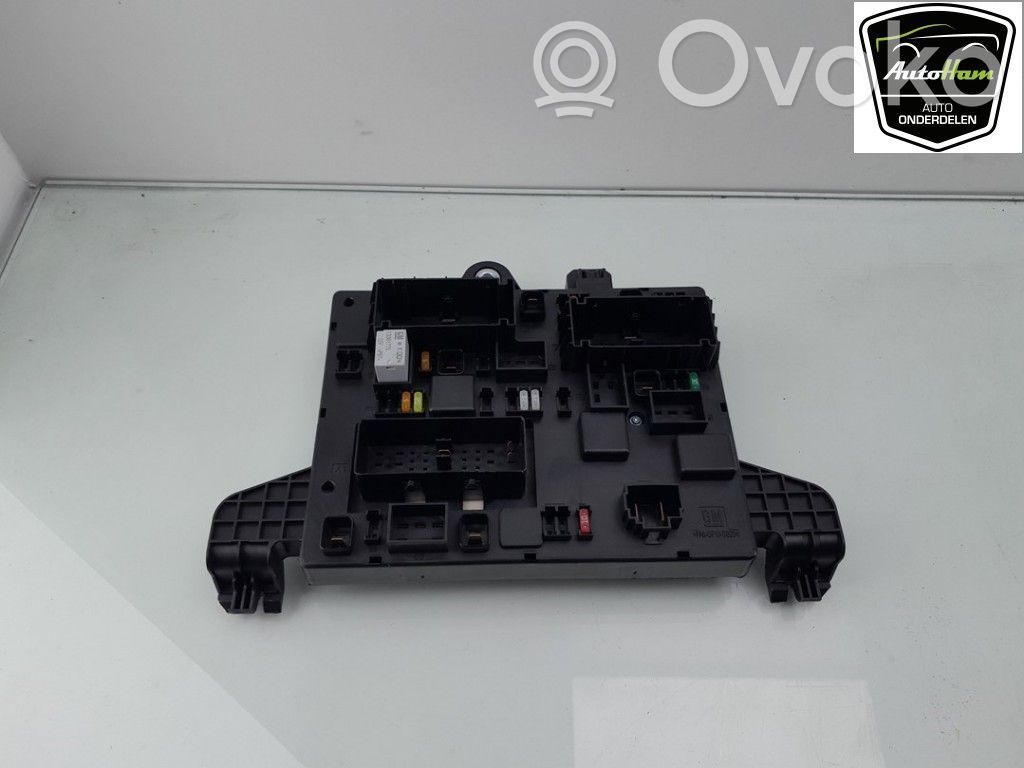 Opel Astra J Fuse box set 