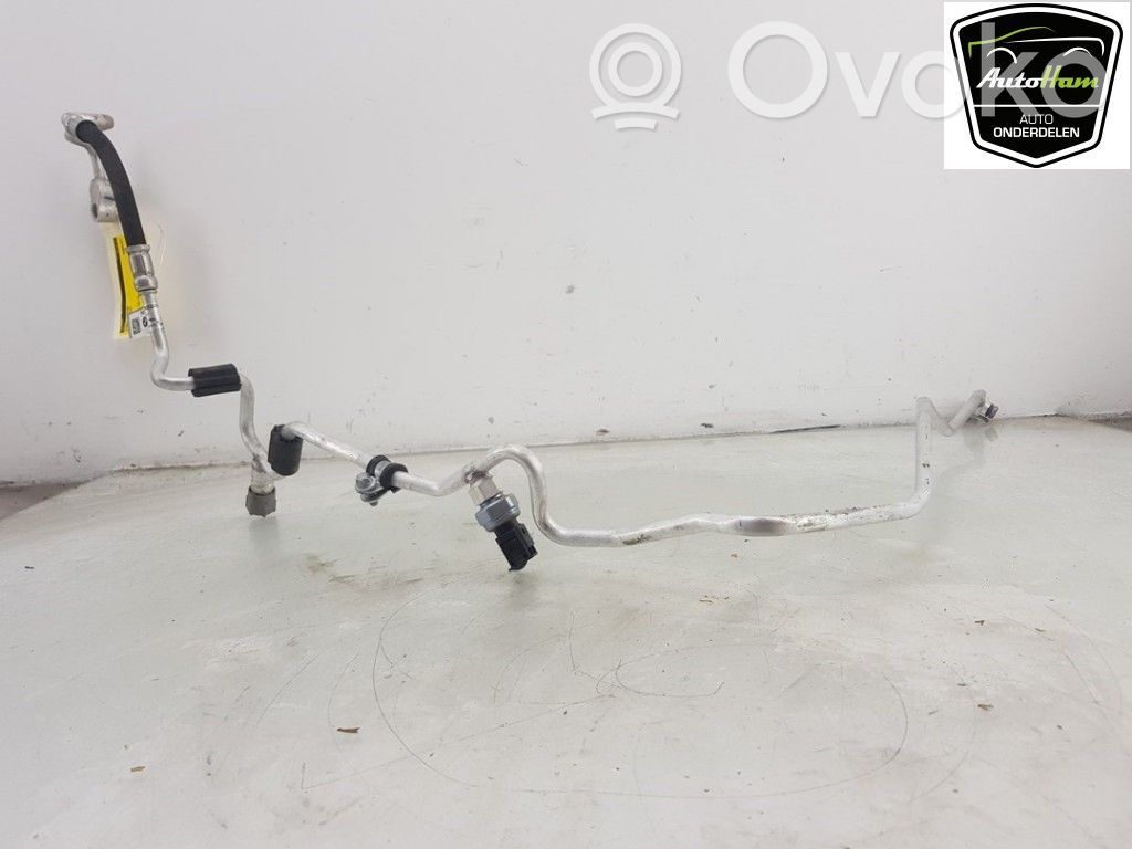 BMW X2 F39 Ilmastointilaitteen putki (A/C) 