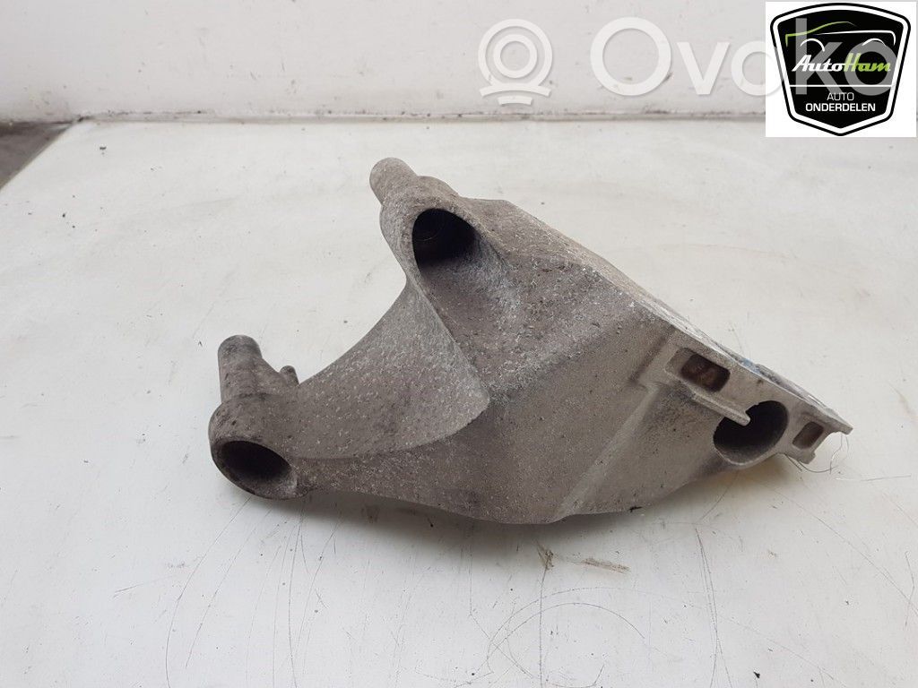 Opel Astra K Engine mount bracket 