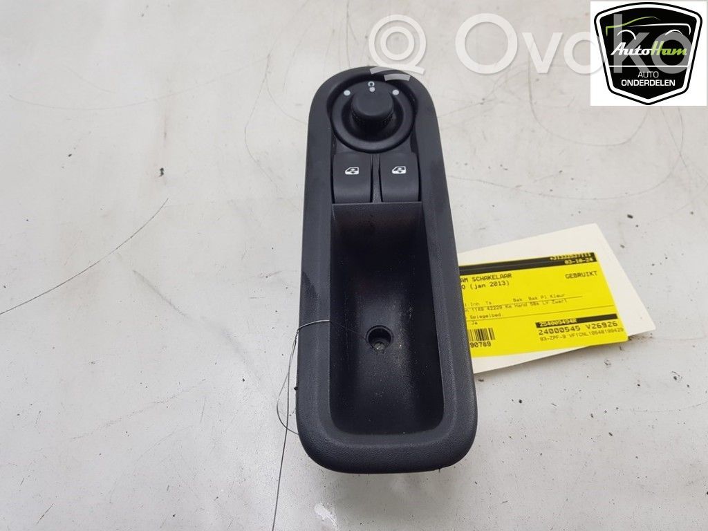 Renault Twingo II Electric window control switch 