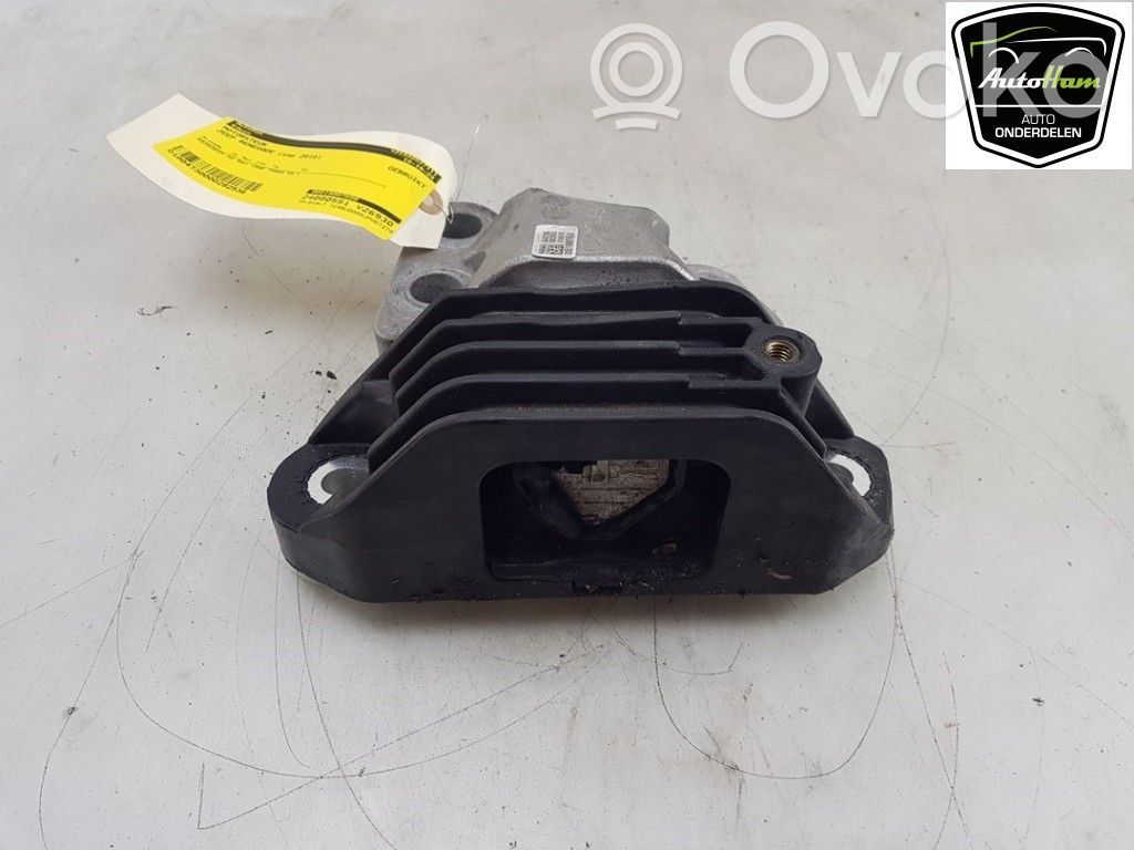 Jeep Renegade Engine mount bracket 