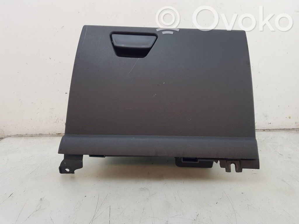 Ford C-MAX II Mantu nodalījums 