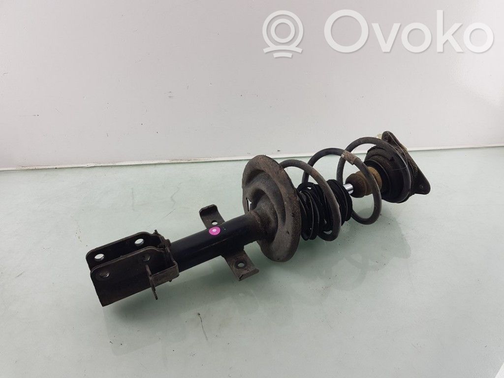 Renault Clio IV Etuiskunvaimennin 