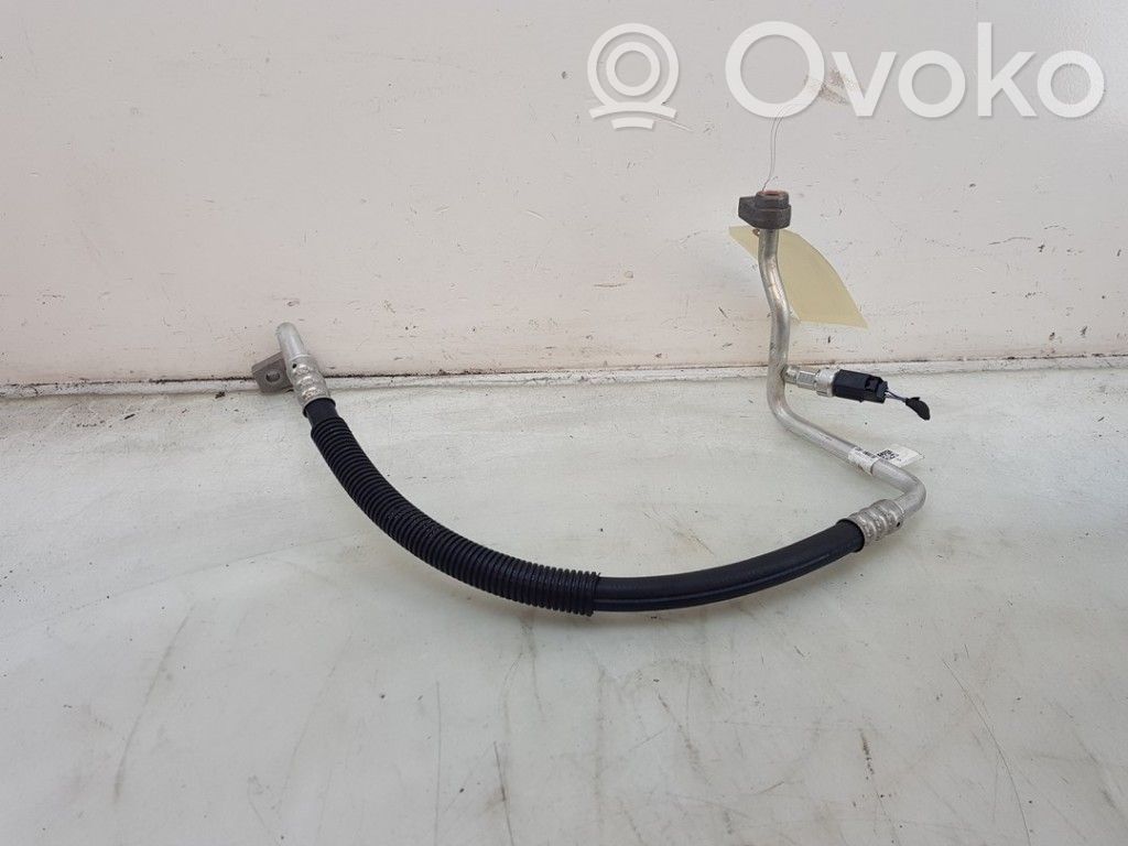 Ford Focus Ilmastointilaitteen putki (A/C) 