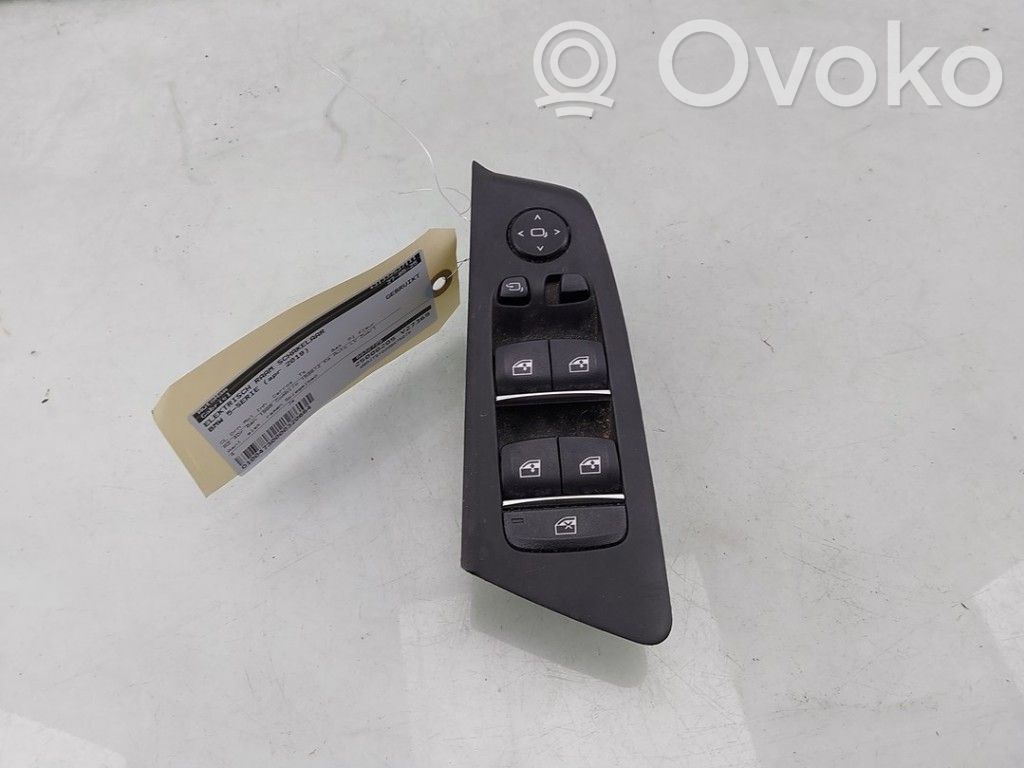 BMW 5 G30 G31 G38 Przyciski szyb 