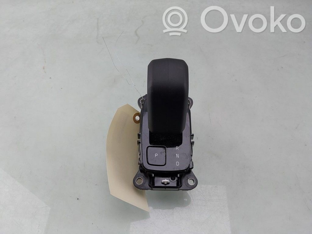 Volvo XC40 Lewarek zmiany biegów / górny 