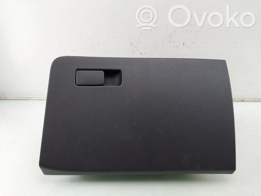 KIA Ceed Glove box 