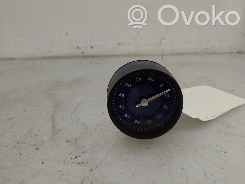 Porsche Taycan 9J1 Reloj 