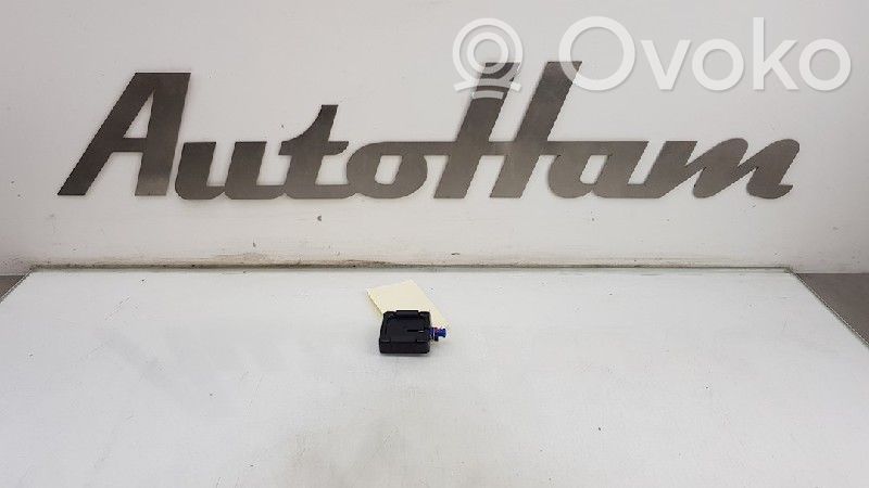 Ford Fiesta GPS-pystyantenni 