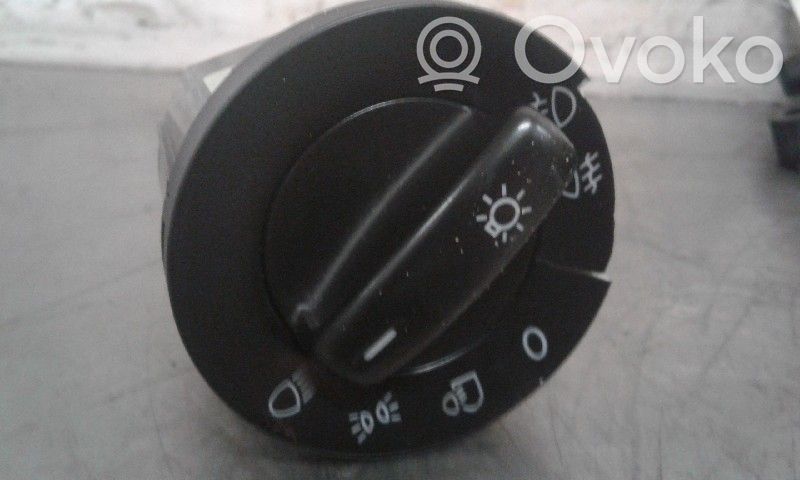 Volkswagen PASSAT B6 Light switch 