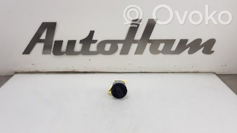 Skoda Fabia Mk3 (NJ) Interruptor de luz 