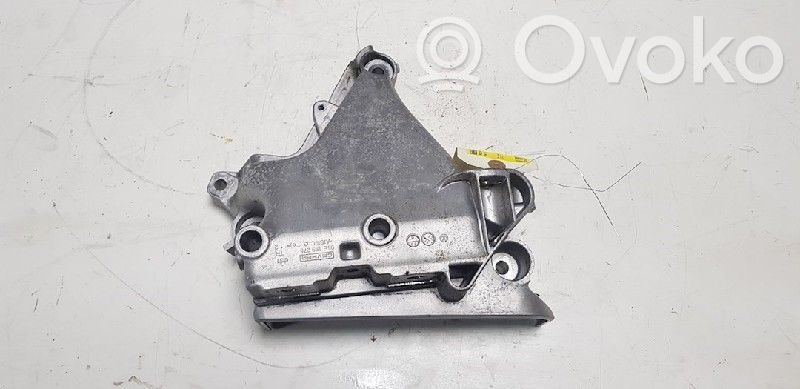 Volkswagen Tiguan Engine mount bracket 