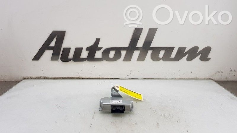 Ford Focus Jännitteenmuunnin/vaihtosuuntaaja 