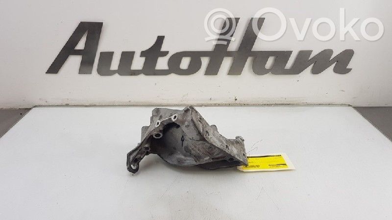 Engine mount bracket   04B199207,04B199207